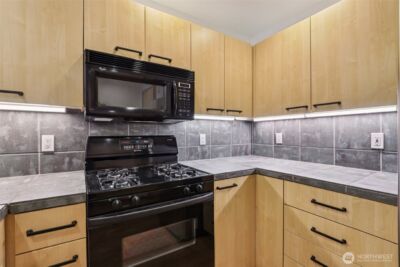 300 W 8th Street #209, Vancouver, WA 98660 - Photo 16