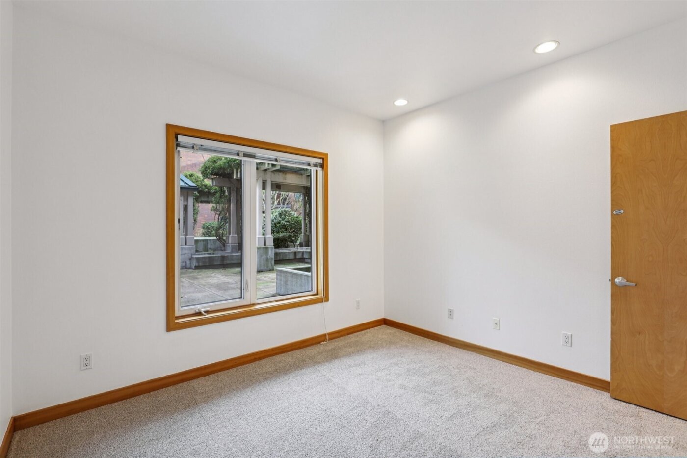 300 W 8th Street #209, Vancouver, WA 98660