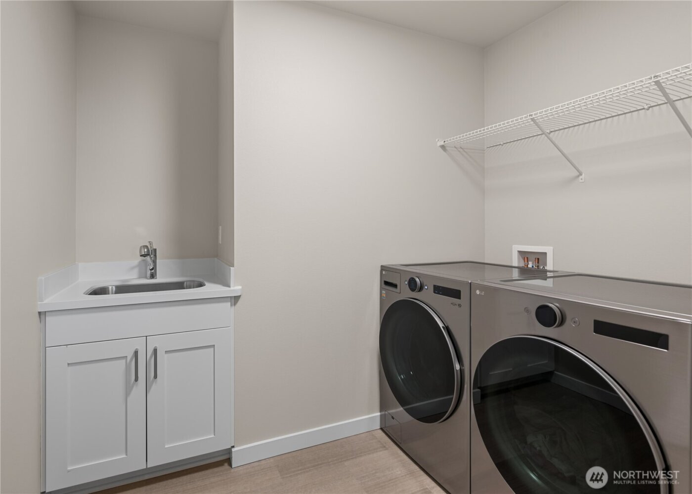 2120 SW Putnam Drive , Oak Harbor, WA 98277