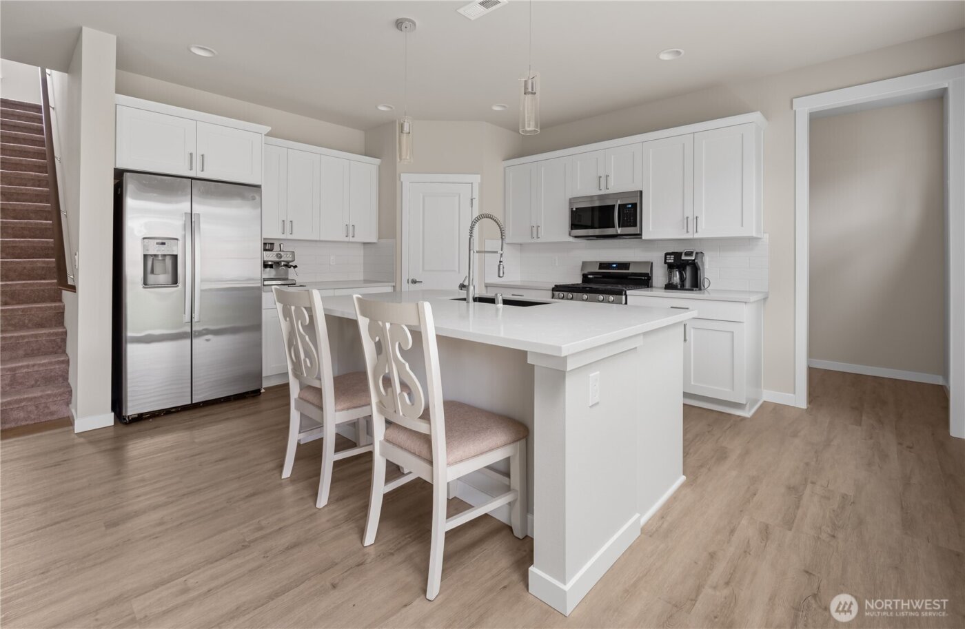 2120 SW Putnam Drive , Oak Harbor, WA 98277