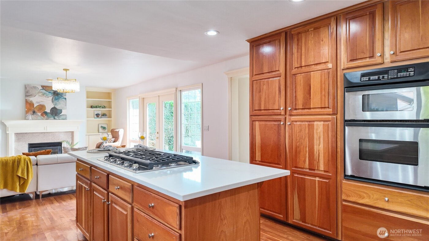 13428 NE 12th Place , Bellevue, WA 98005