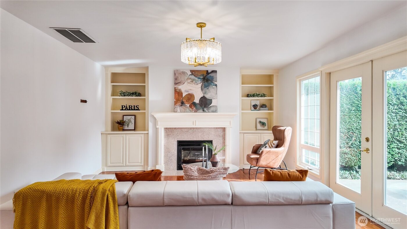 13428 NE 12th Place , Bellevue, WA 98005