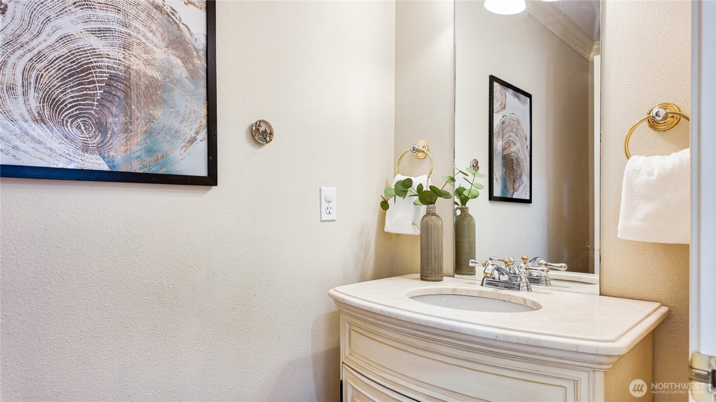 13428 NE 12th Place , Bellevue, WA 98005