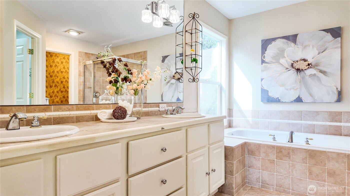 13428 NE 12th Place , Bellevue, WA 98005