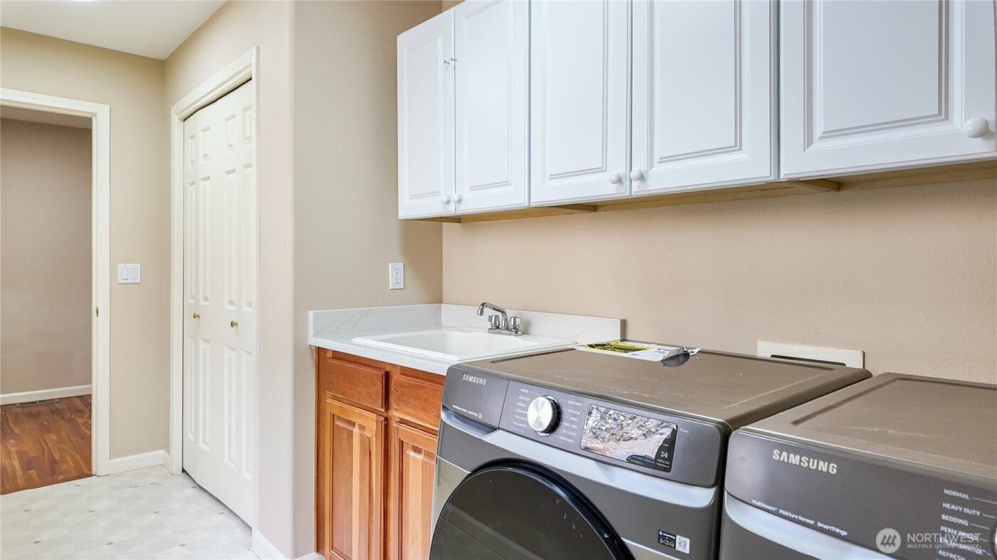 13428 NE 12th Place , Bellevue, WA 98005