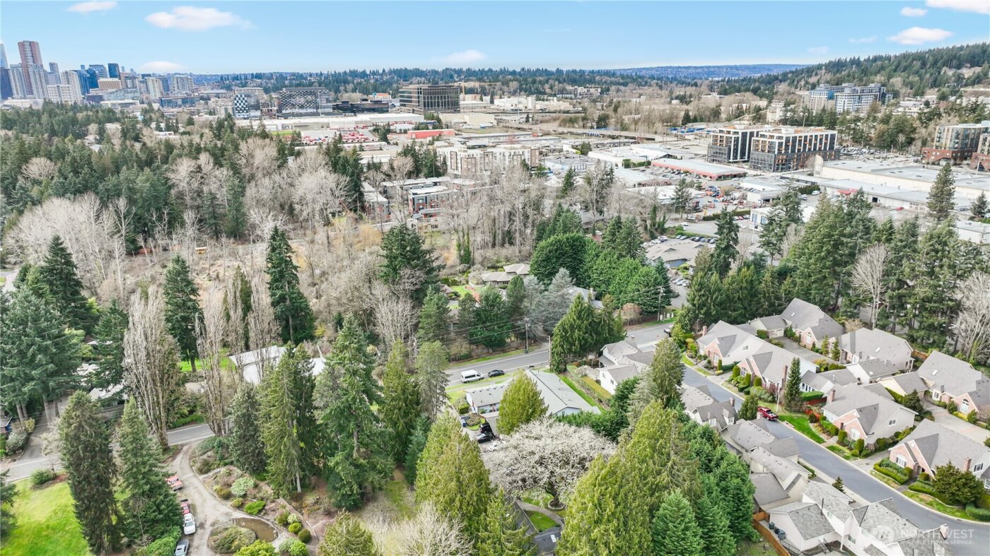 13428 NE 12th Place , Bellevue, WA 98005