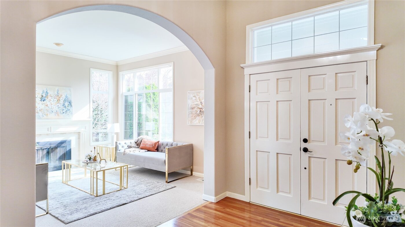 13428 NE 12th Place , Bellevue, WA 98005