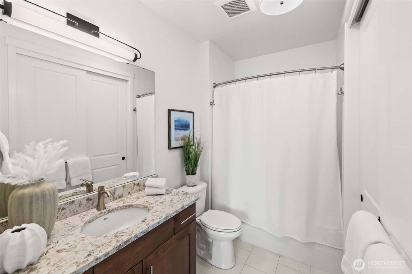 5105 Grand Loop #402, Tacoma, WA 98407