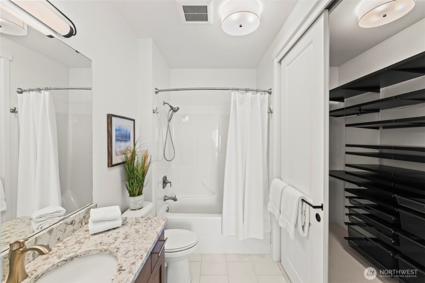 5105 Grand Loop #402, Tacoma, WA 98407