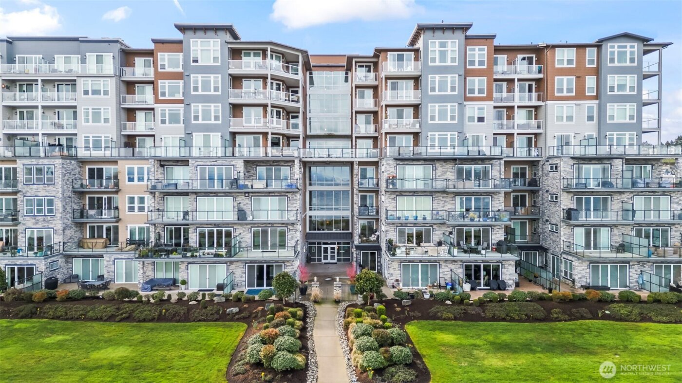 5105 Grand Loop #402, Tacoma, WA 98407