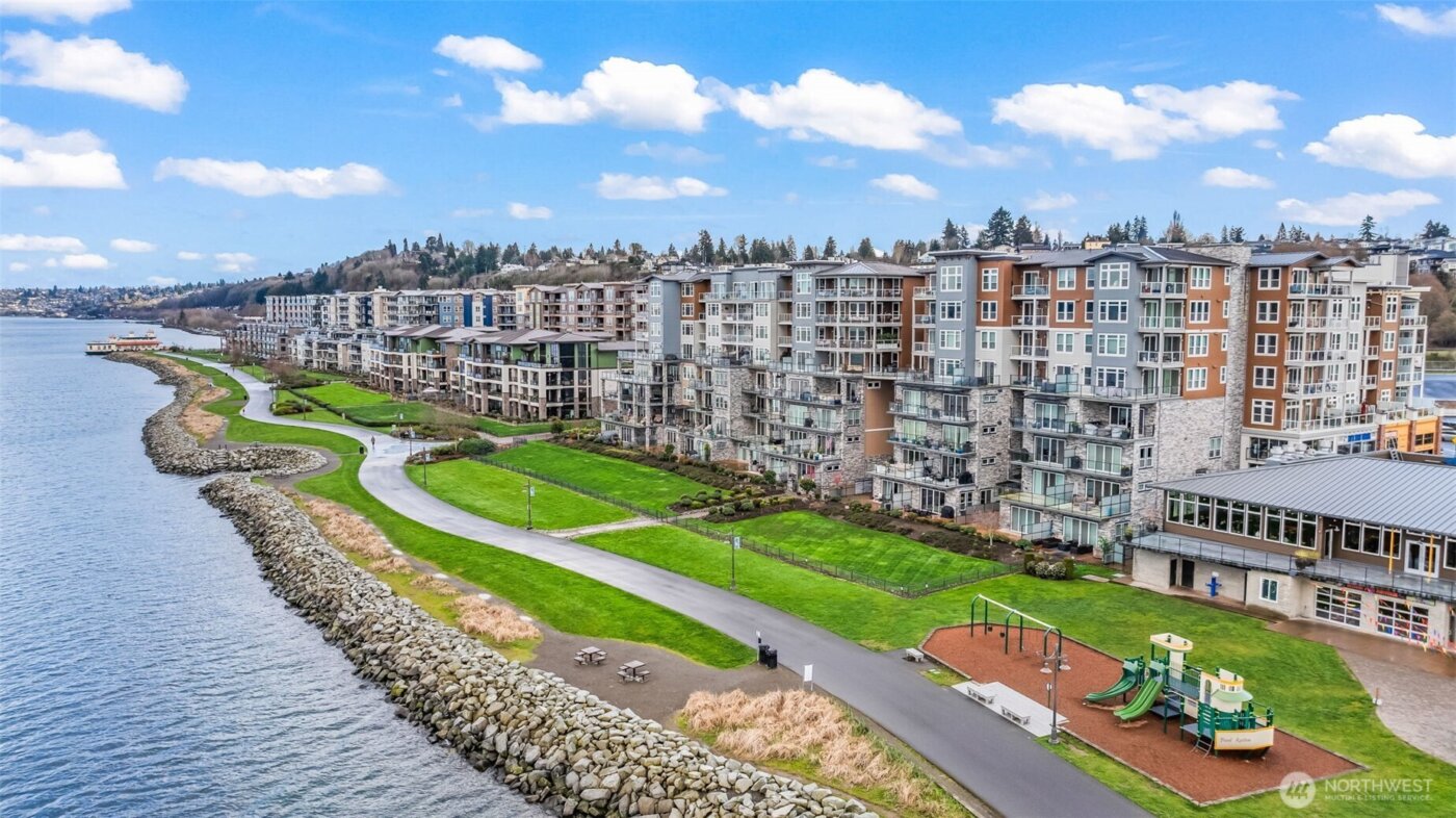 5105 Grand Loop #402, Tacoma, WA 98407