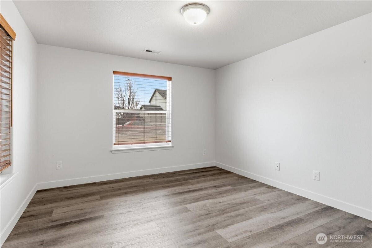 1341 E Landon Street , Moses Lake, WA 98837