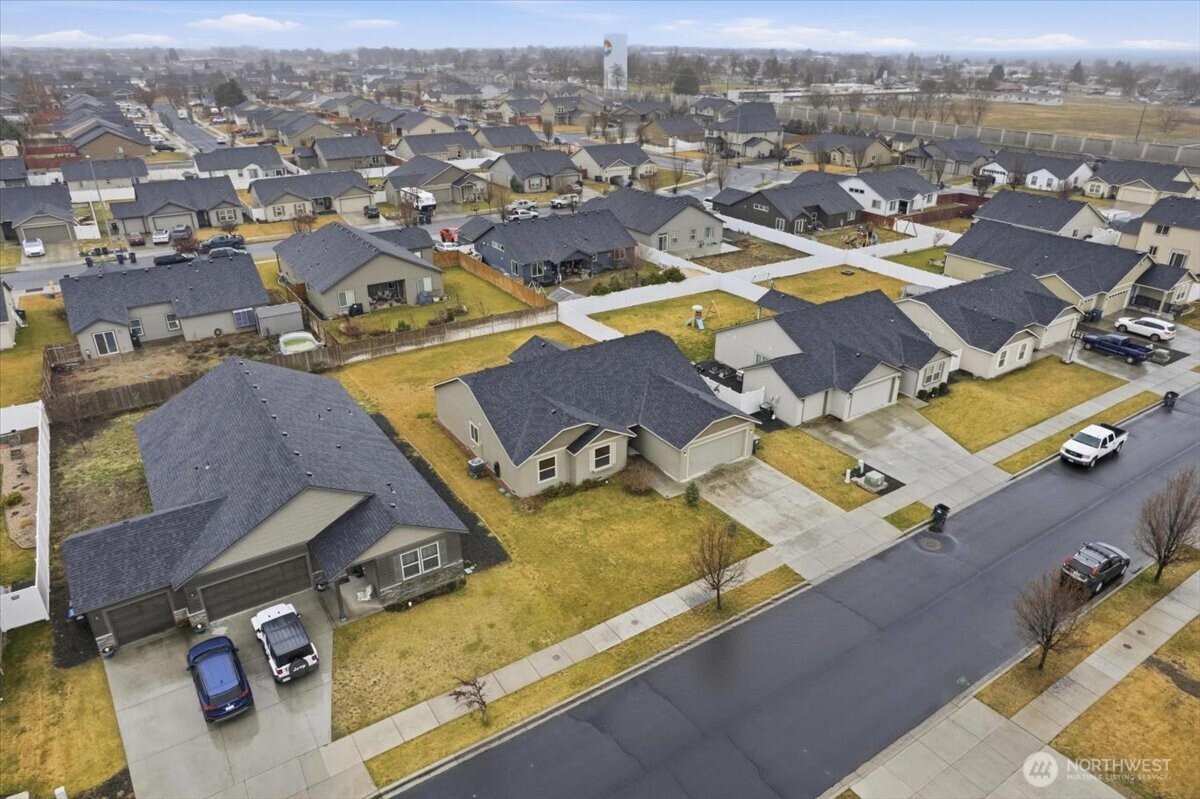 1341 E Landon Street , Moses Lake, WA 98837