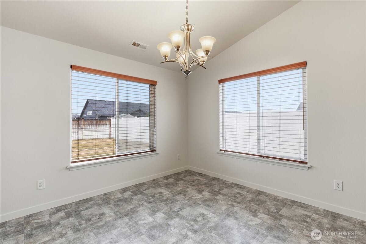 1341 E Landon Street , Moses Lake, WA 98837