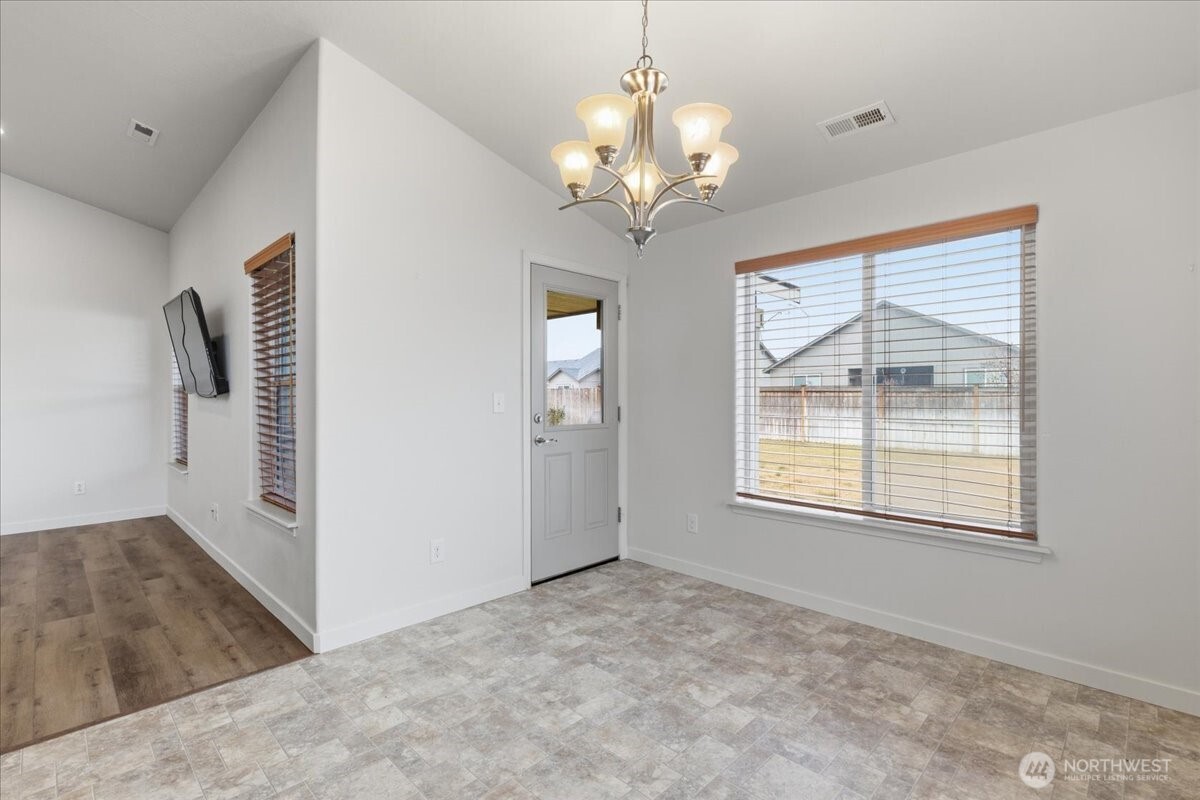 1341 E Landon Street , Moses Lake, WA 98837