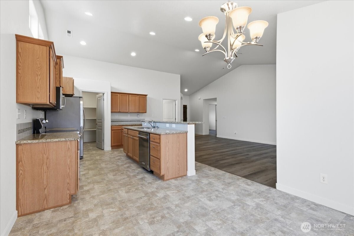 1341 E Landon Street , Moses Lake, WA 98837