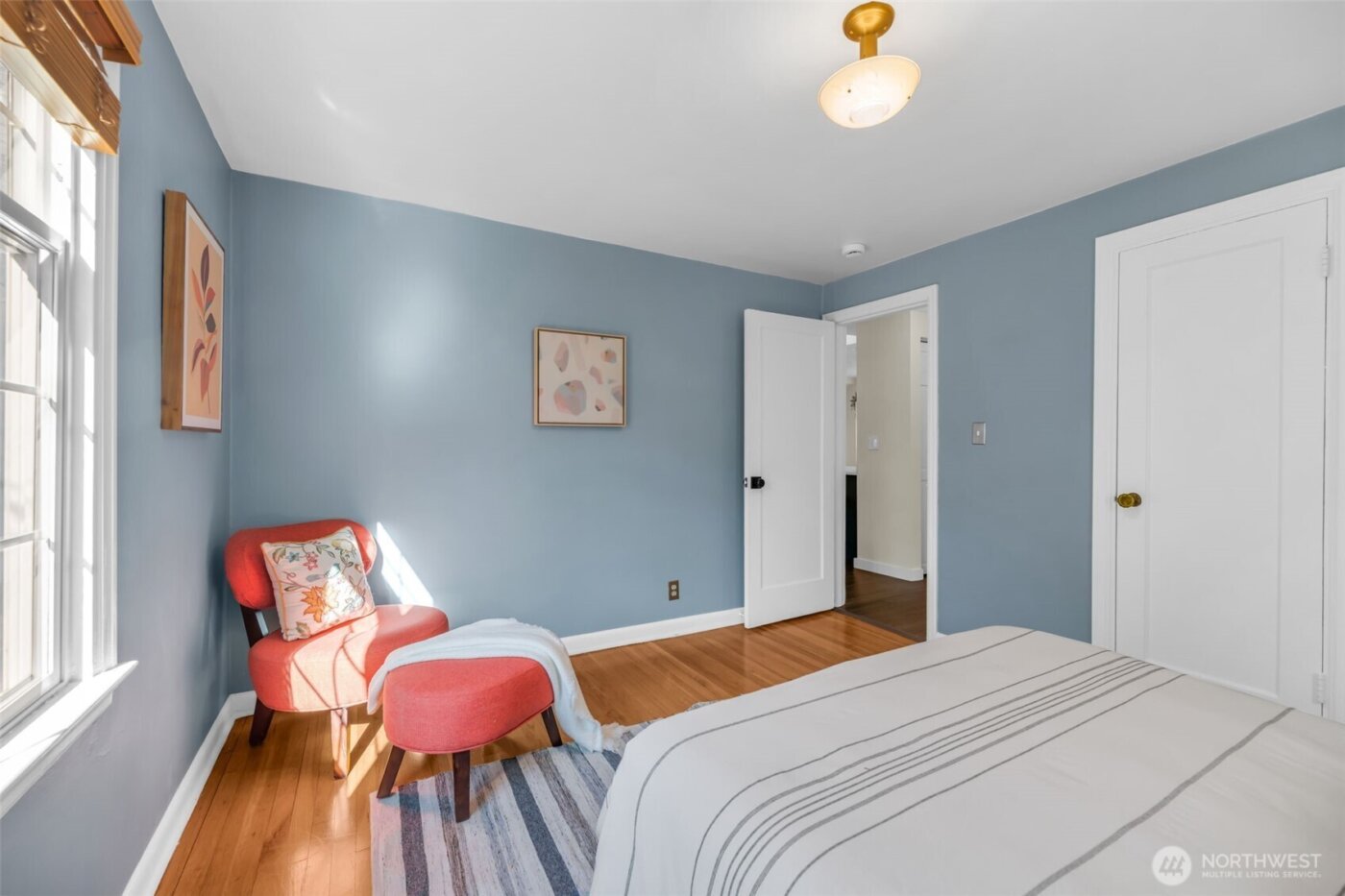 3206 22nd Avenue W, Seattle, WA 98199