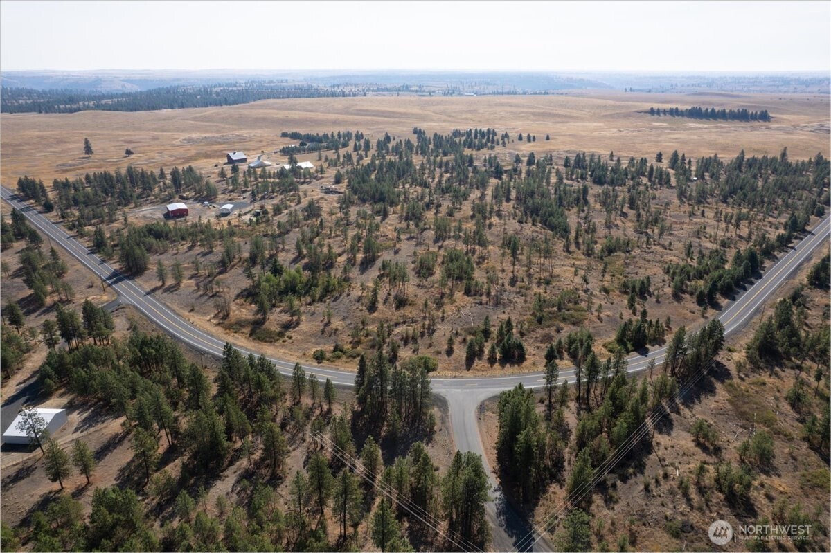 35000 Miles Creston Road N, Creston, WA 99117