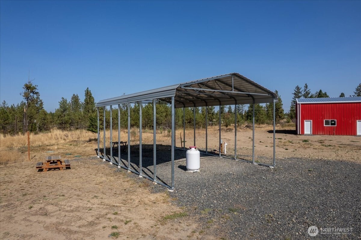 35000 Miles Creston Road N, Creston, WA 99117