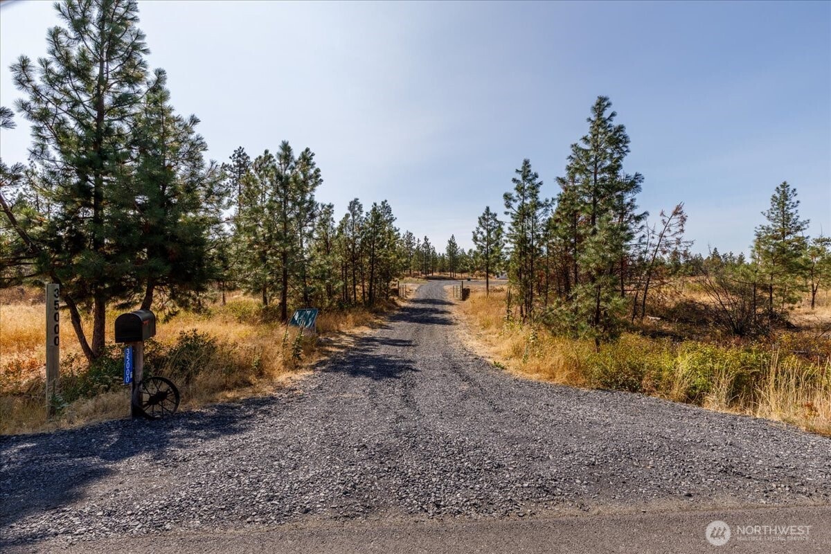 35000 Miles Creston Road N, Creston, WA 99117