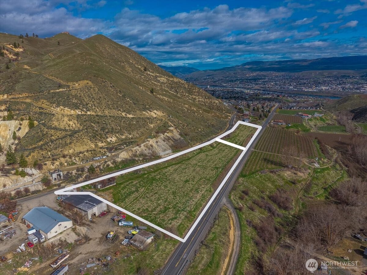 3 Methow Street , Wenatchee, WA 98801