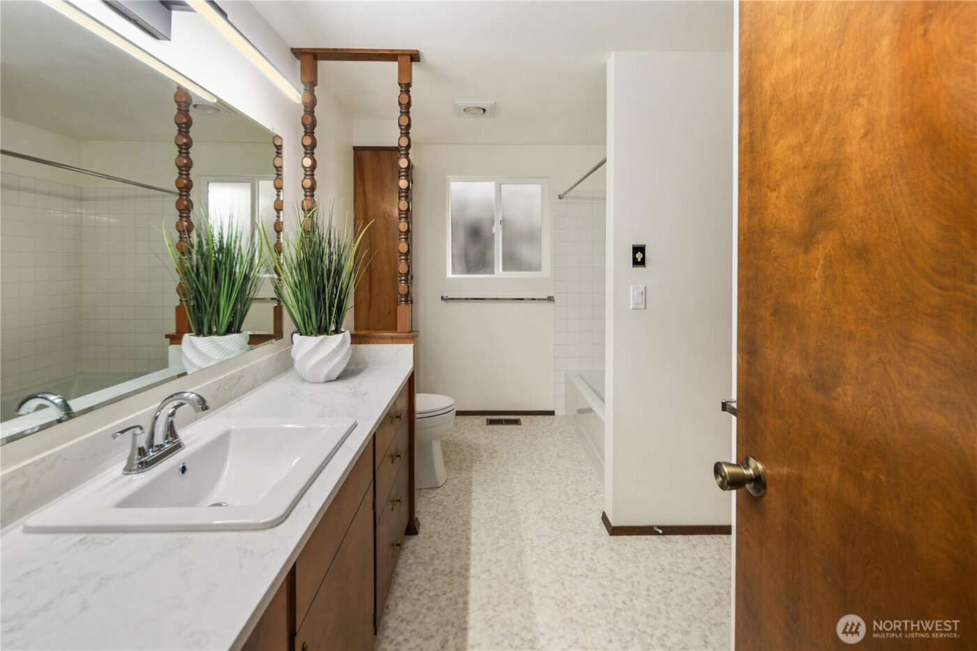 811 16Th Street NW, Puyallup, WA 98371