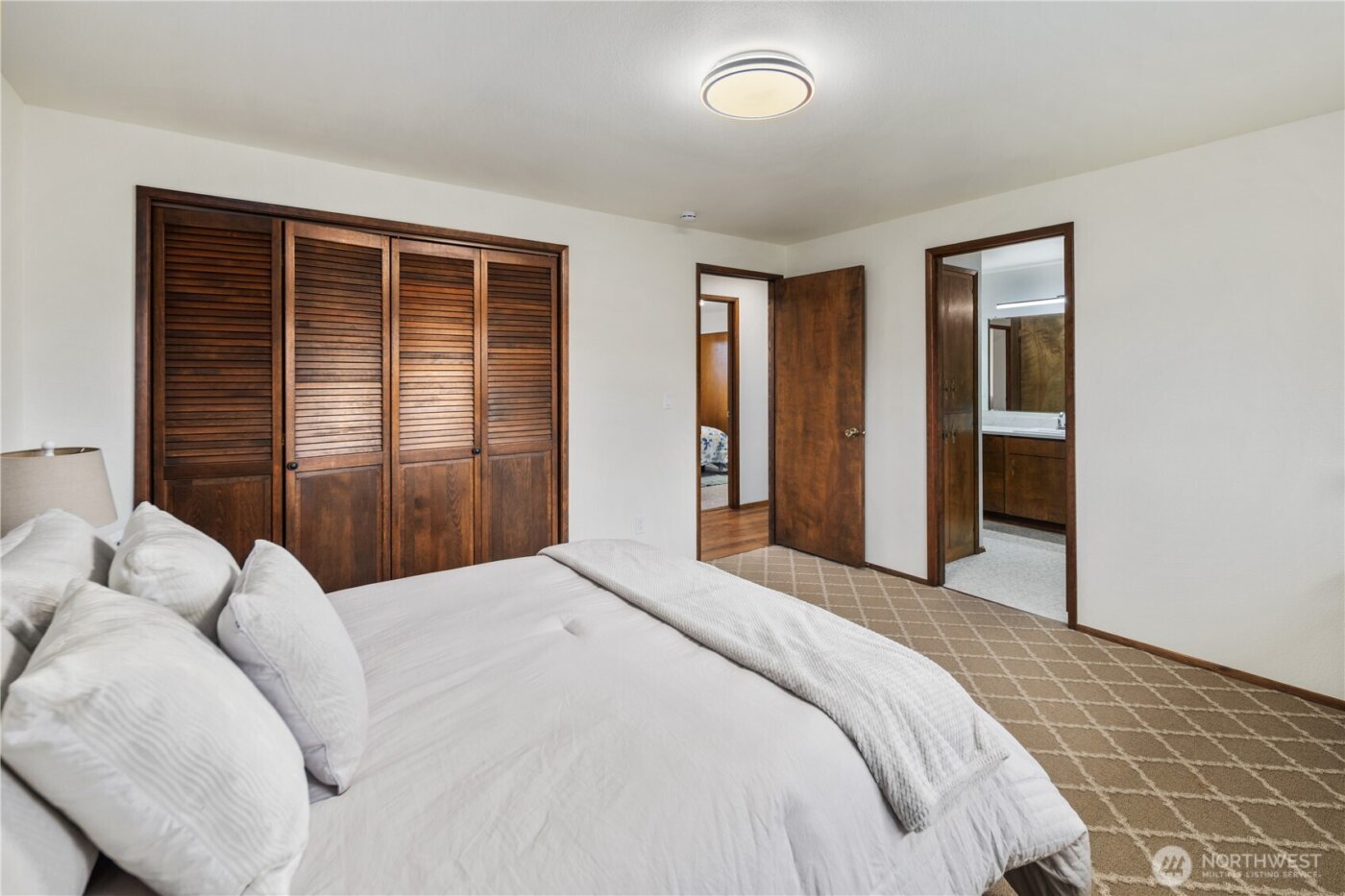 811 16Th Street NW, Puyallup, WA 98371