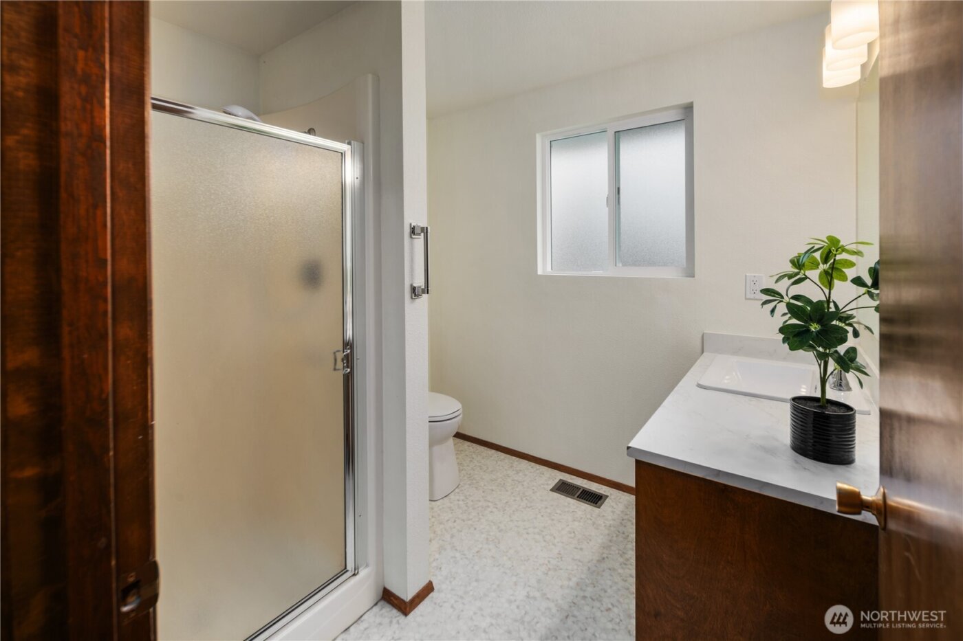 811 16Th Street NW, Puyallup, WA 98371