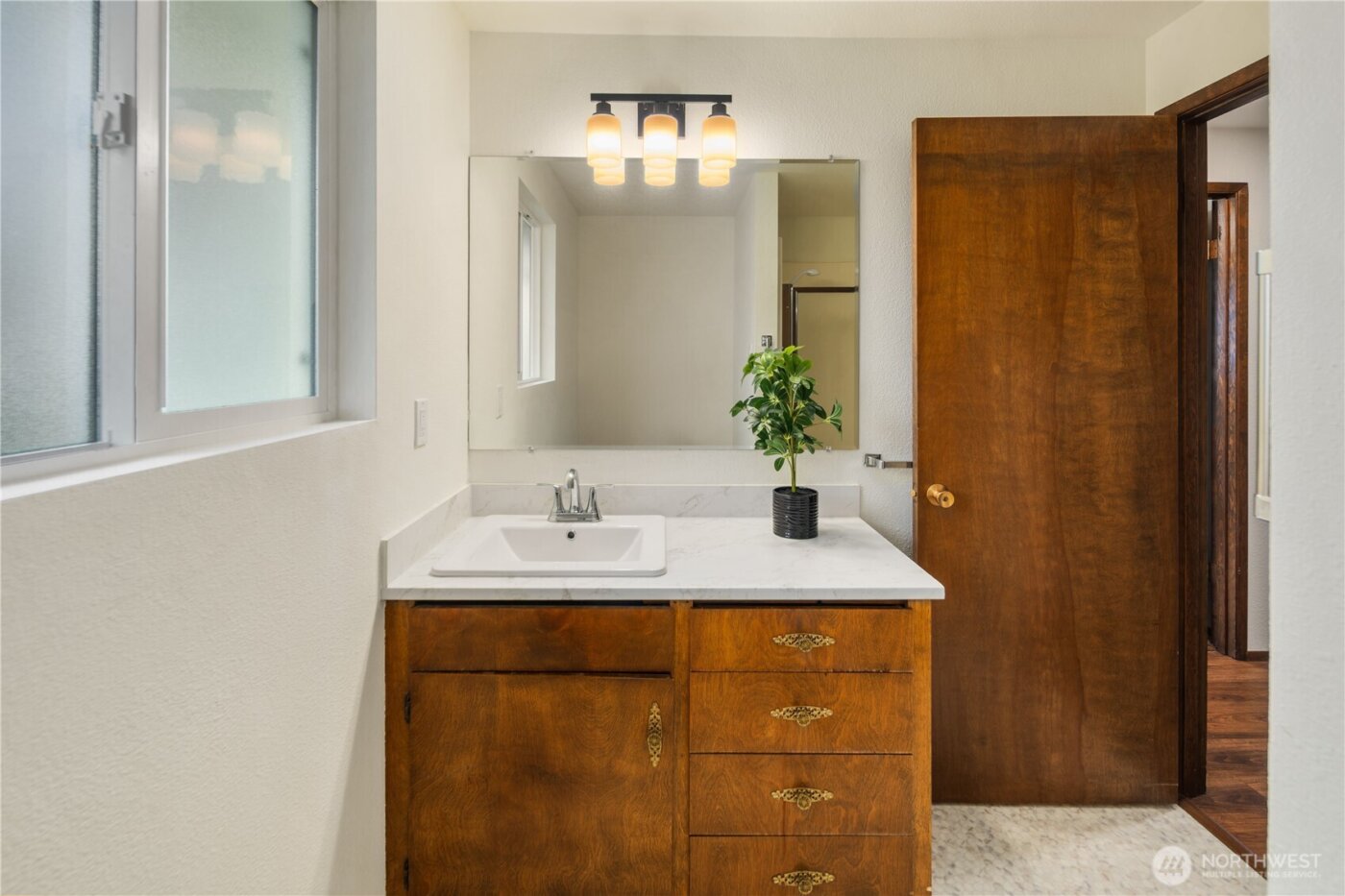 811 16Th Street NW, Puyallup, WA 98371