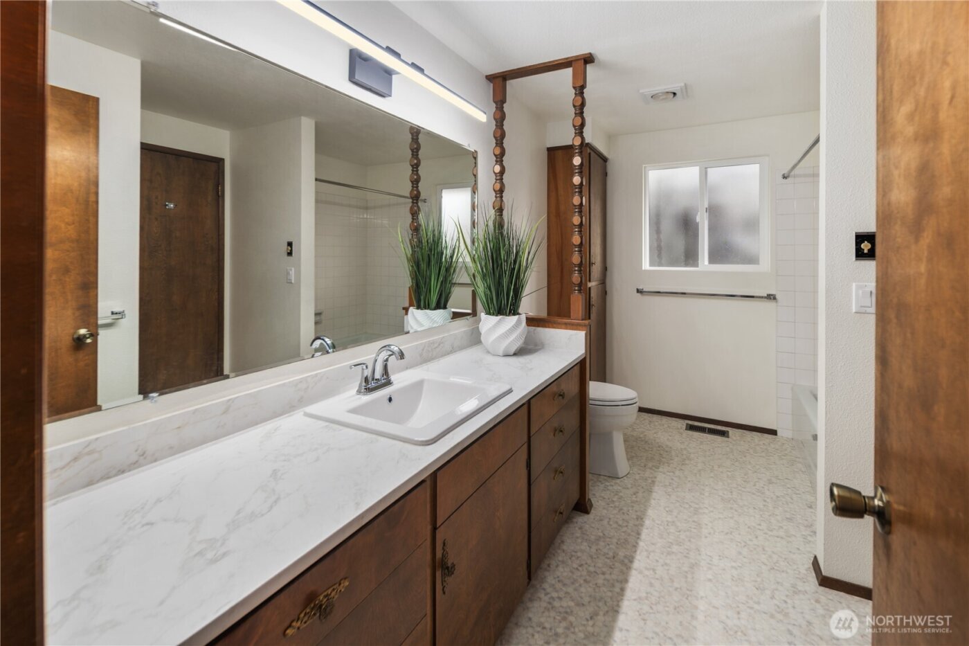 811 16Th Street NW, Puyallup, WA 98371