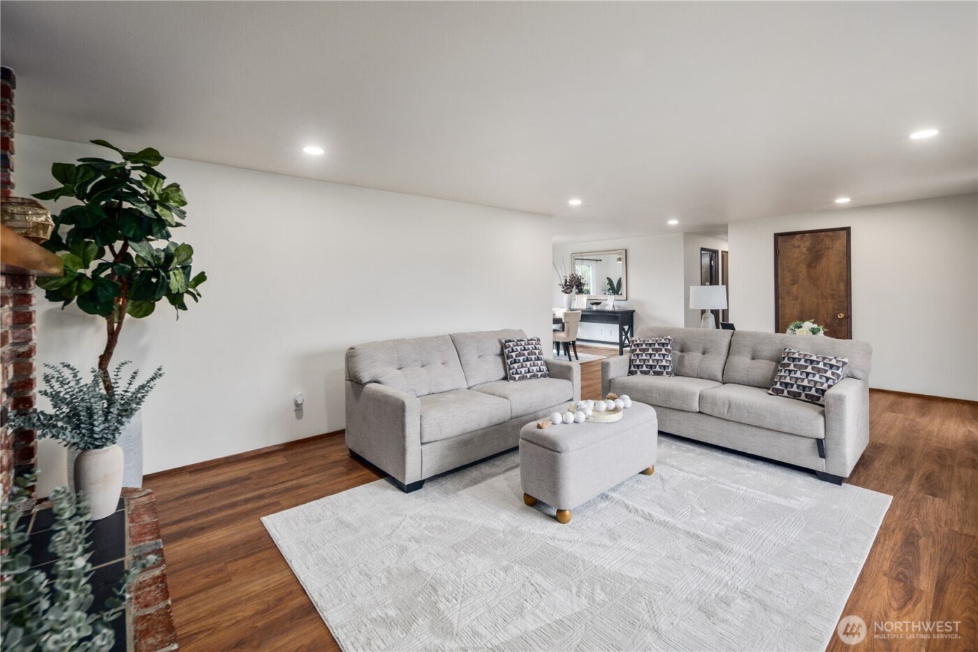 811 16Th Street NW, Puyallup, WA 98371