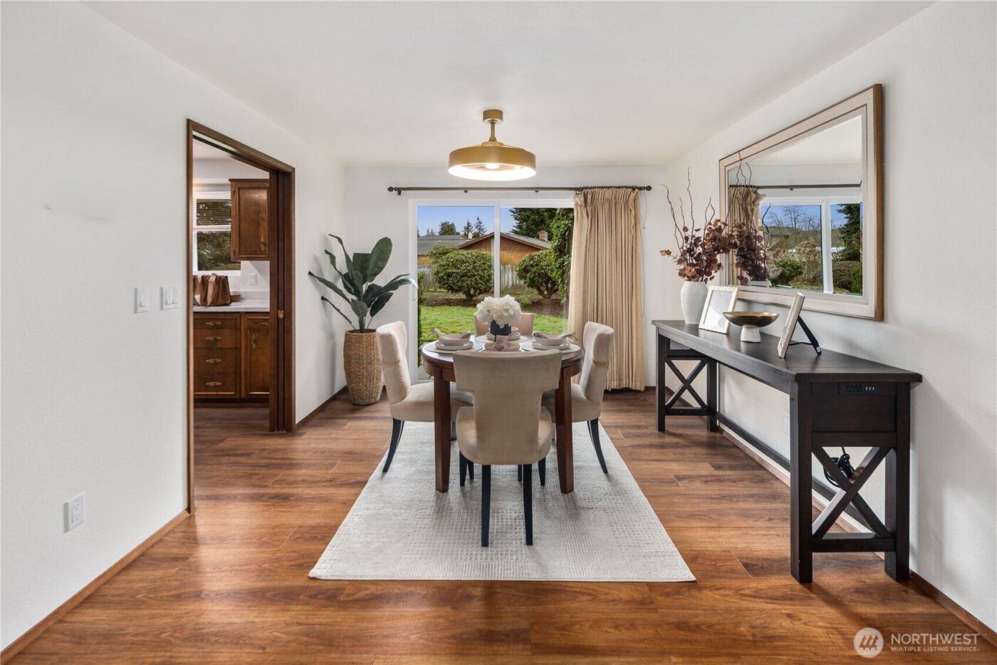 811 16Th Street NW, Puyallup, WA 98371