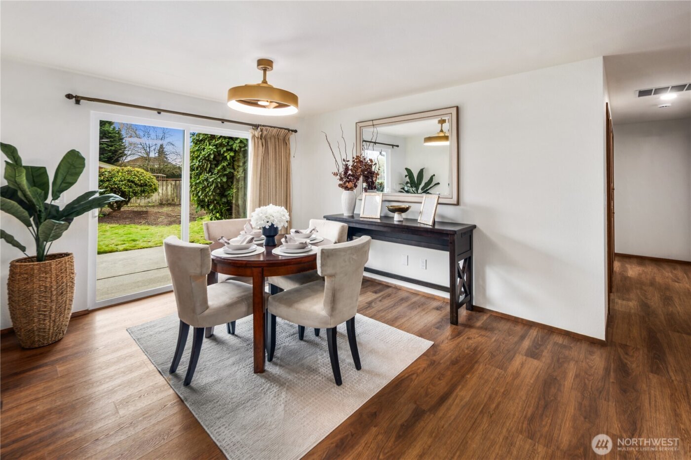 811 16Th Street NW, Puyallup, WA 98371