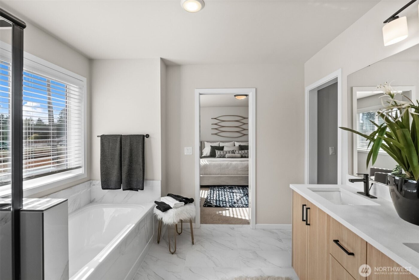 18223 37th Avenue E, Tacoma, WA 98446