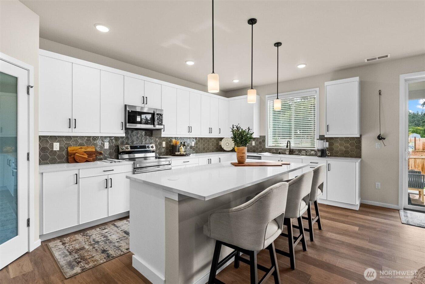 18223 37th Avenue E, Tacoma, WA 98446