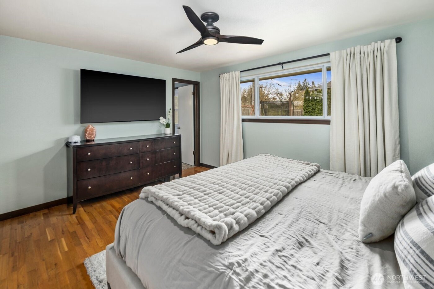 8008 Garnet Lane SW, Lakewood, WA 98498