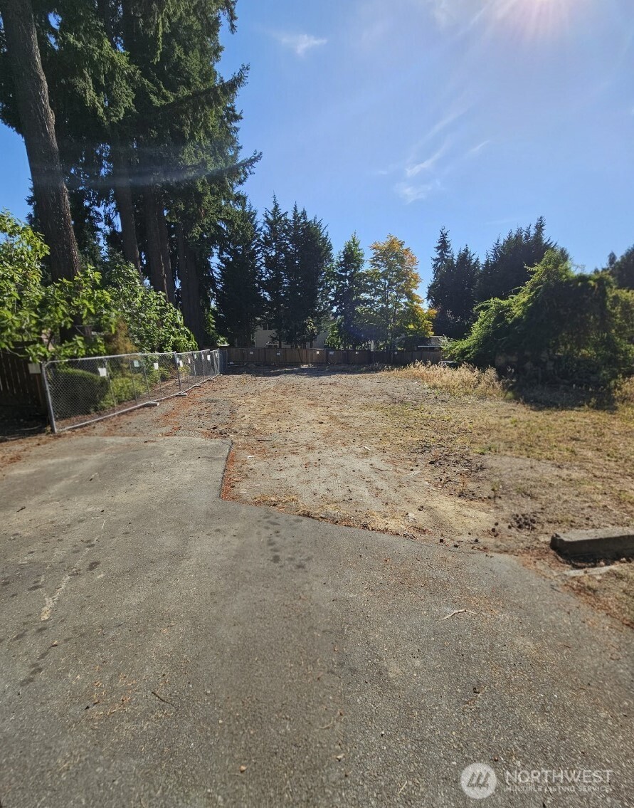 12657 NE 104th Street , Kirkland, WA 98033