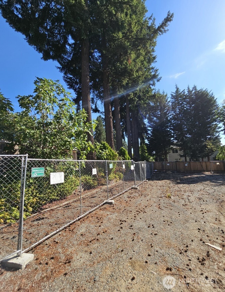 12657 NE 104th Street , Kirkland, WA 98033