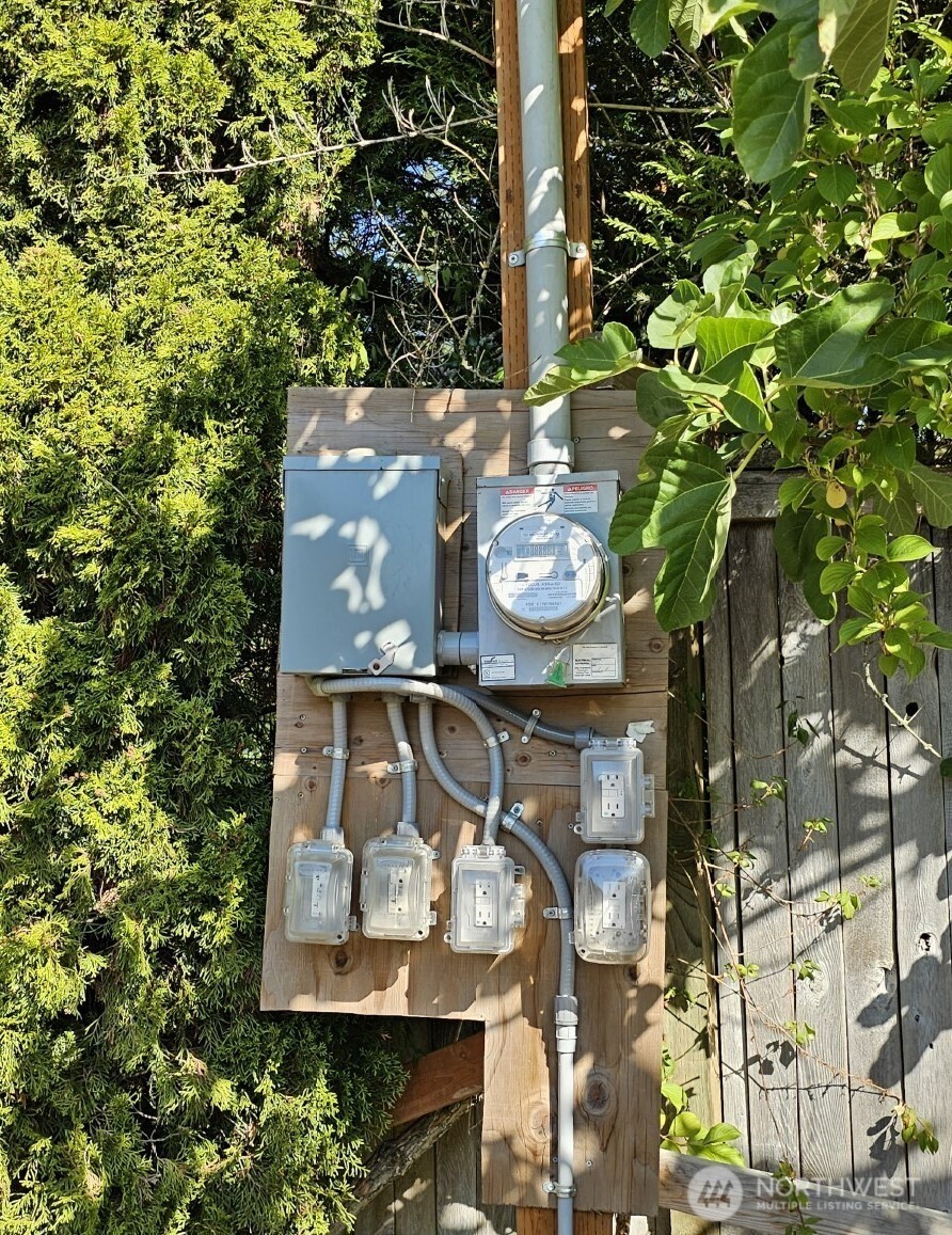 12657 NE 104th Street , Kirkland, WA 98033