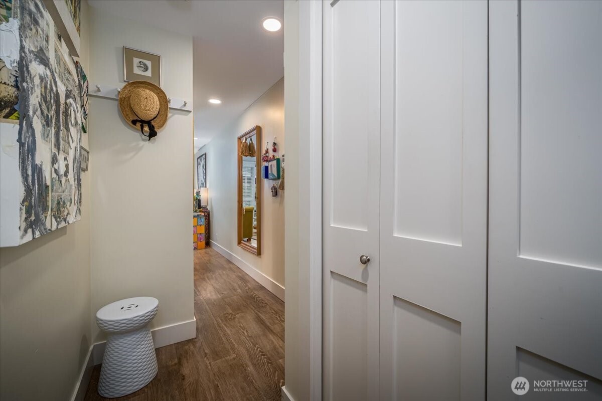 1616 41st Avenue E #101, Seattle, WA 98112