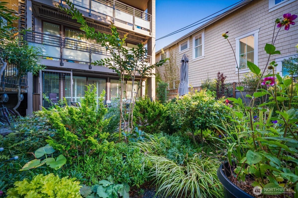 1616 41st Avenue E #101, Seattle, WA 98112