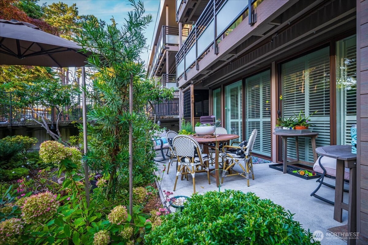 1616 41st Avenue E #101, Seattle, WA 98112