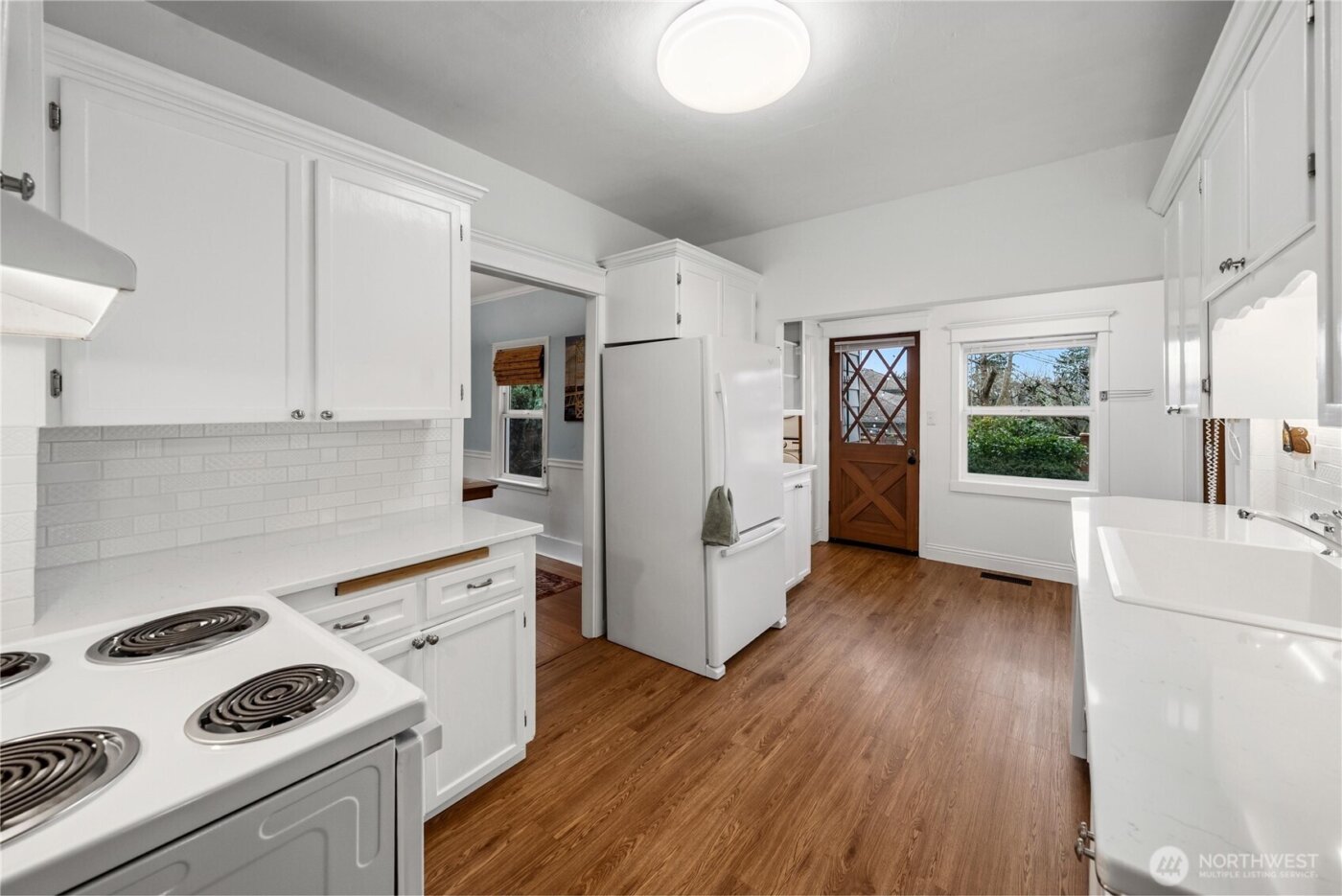 2520 Locust Avenue W, University Place, WA 98466