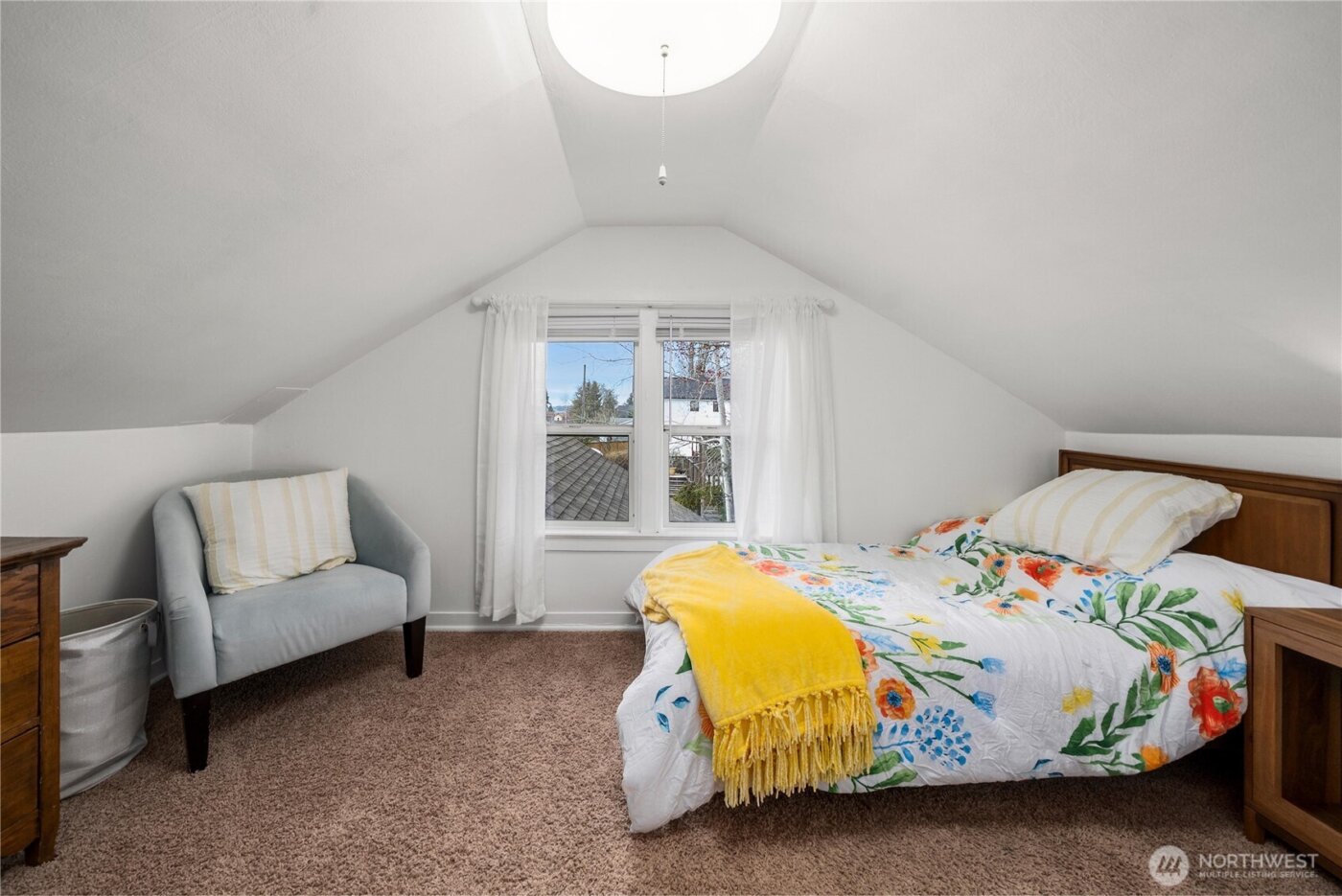 2520 Locust Avenue W, University Place, WA 98466