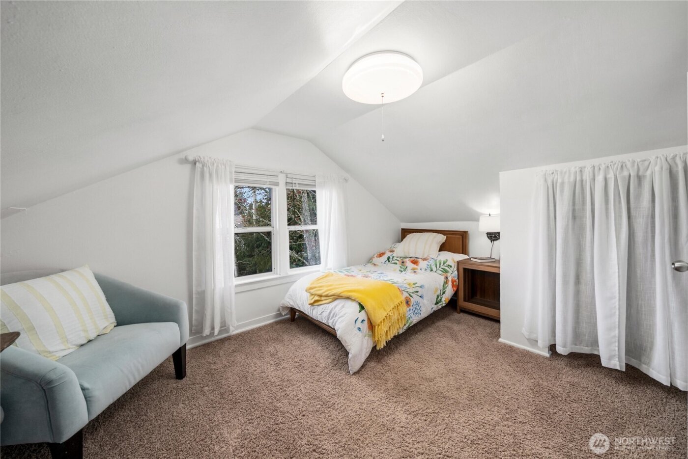 2520 Locust Avenue W, University Place, WA 98466