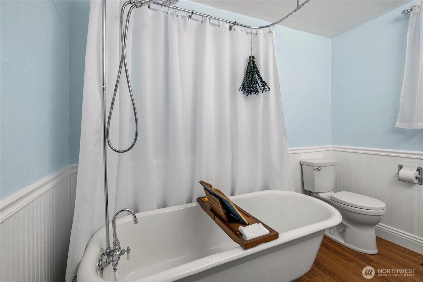 2520 Locust Avenue W, University Place, WA 98466