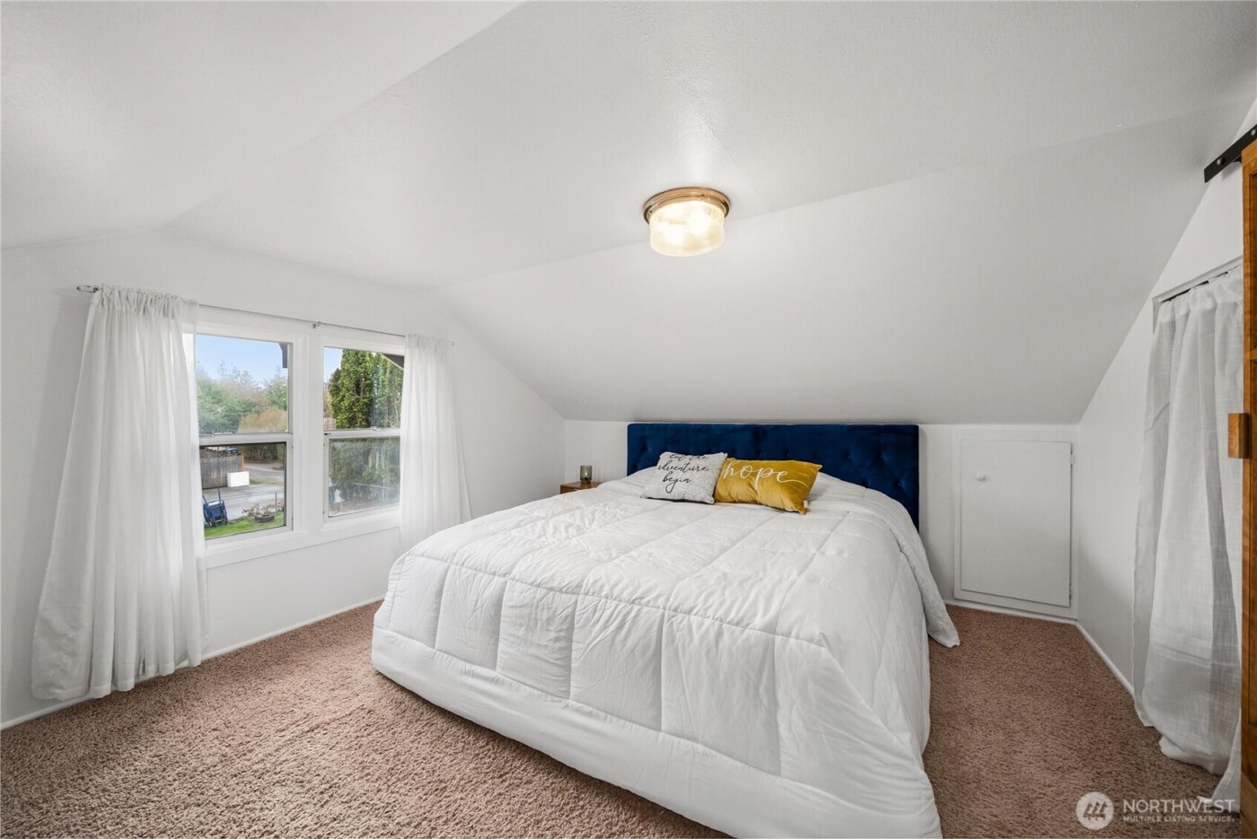 2520 Locust Avenue W, University Place, WA 98466