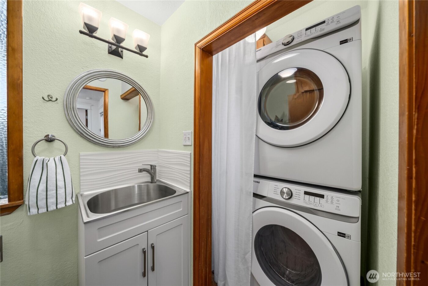 2520 Locust Avenue W, University Place, WA 98466