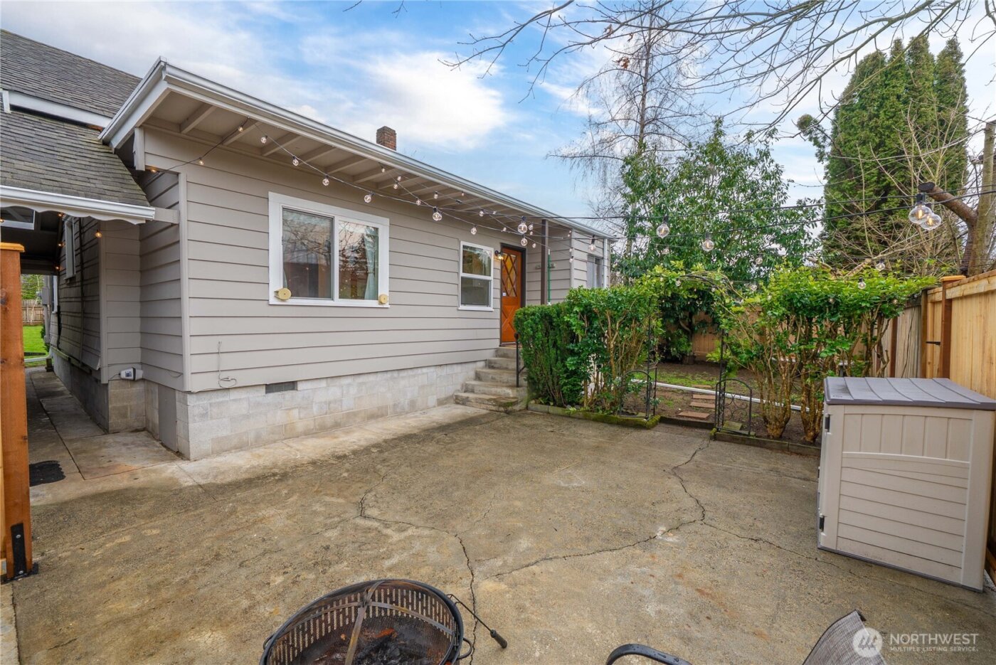 2520 Locust Avenue W, University Place, WA 98466