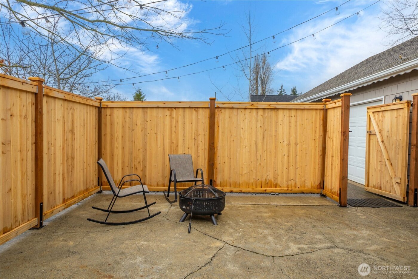 2520 Locust Avenue W, University Place, WA 98466